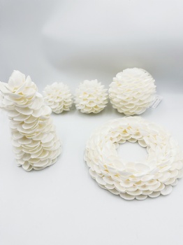 White Shell Wreath & Ball & Cone