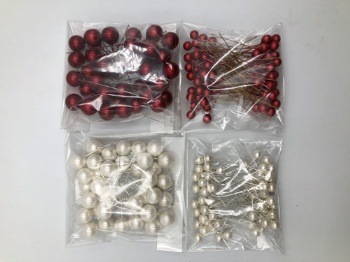 berry pick in polybag  red & white