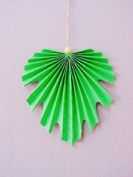 Paper Leaf Hanger