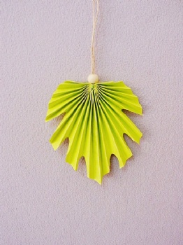 Paper Leaf Hanger