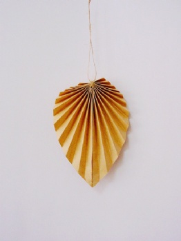 Paper Leaf Hanger