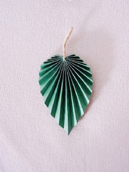 Paper Leaf Hanger