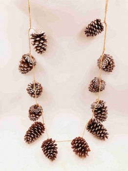 Pinecone Garland