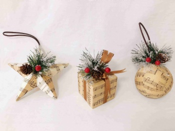 Christmas Paper Gift Box Hanger