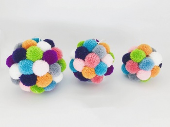 Pom-Pom Ball Hanger