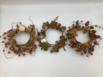 0.9cm mixed leaves + berry + acorn small wreath 15x15x3cm